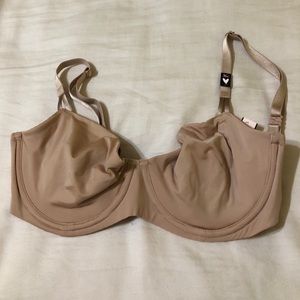 (NWT) VS silky unlined bra
